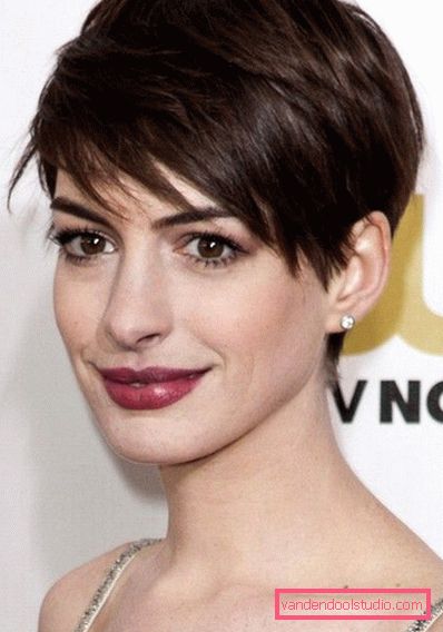 pixie haircut photos of brunette