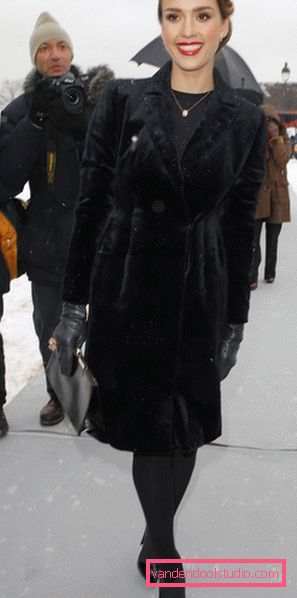 Moderna Pepeljuga Jessica Alba