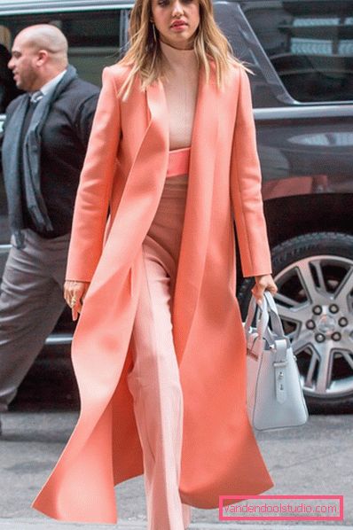 Moderna Pepeljuga Jessica Alba