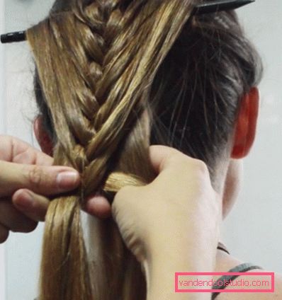 Pljuni na olovku Pravljenje frizura olovkom - različite ideje za styling na olovci