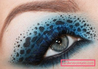 plavi i crni make up na kapcima plavi i crni make up na kapcima